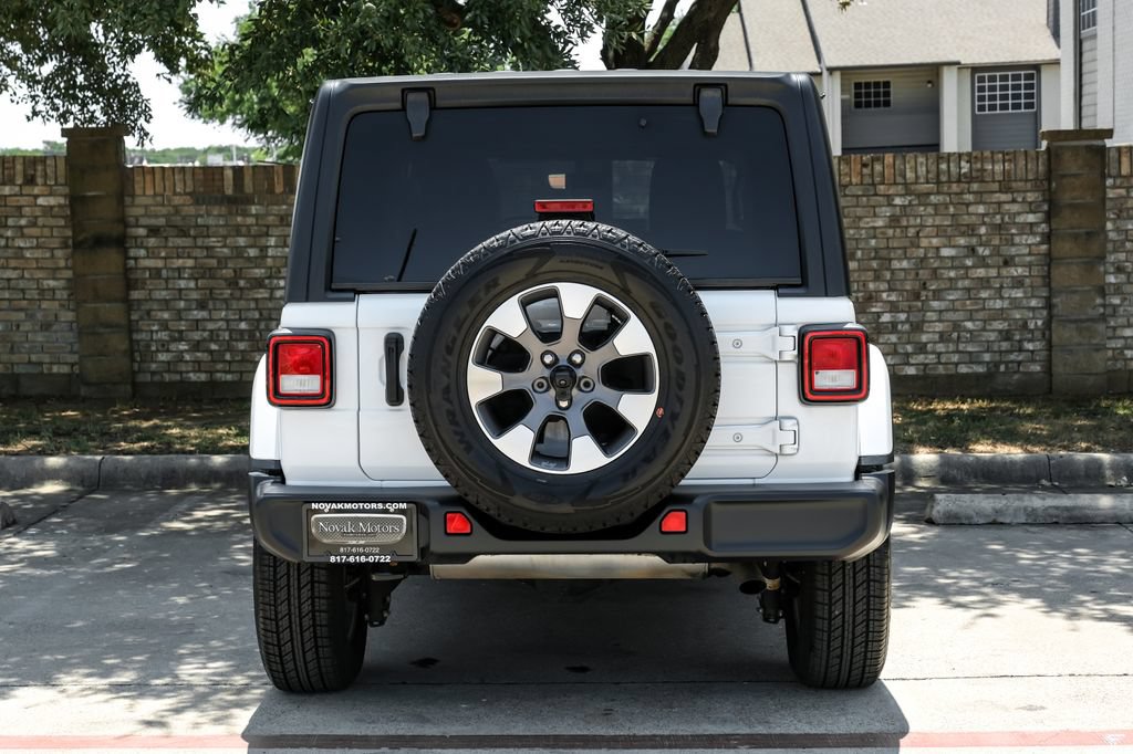 Used 2022 Jeep Wrangler Unlimited Sahara w/ Cold Weather Group AWD/4WD image 19