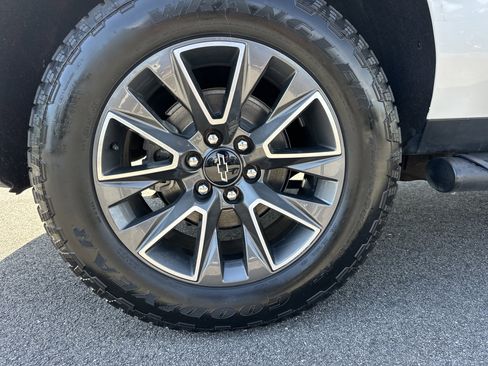 Certified 2023 Chevrolet Suburban Z71 w/ Luxury Package AWD/4WD image 18