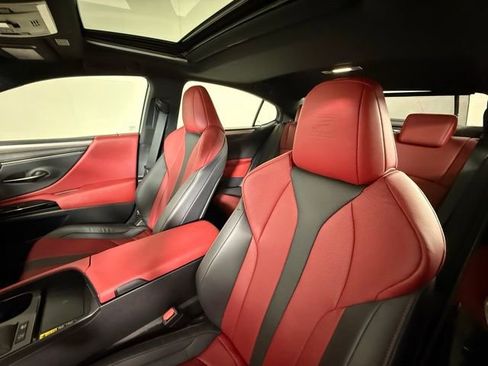 Used 2024 Lexus ES 300h F Sport image 5