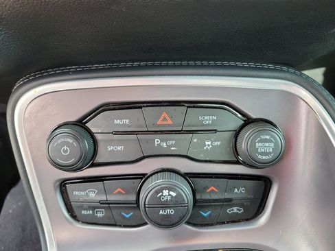 Used 2022 Dodge Challenger R/T image 11