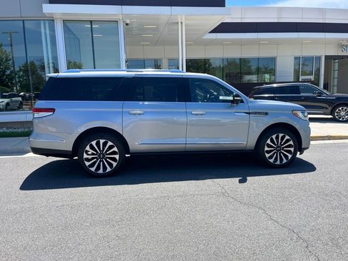Certified 2022 Lincoln Navigator L Reserve AWD/4WD image 10