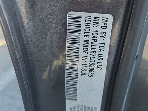 Used 2020 Jeep Cherokee Latitude Plus image 21