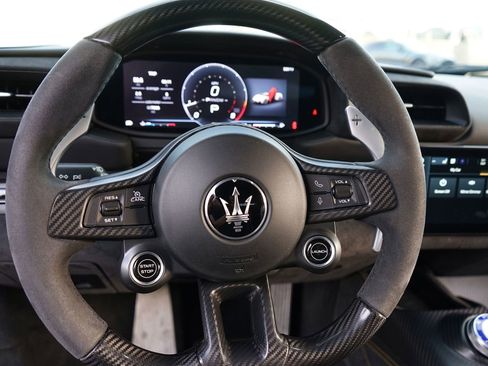 Used 2022 Maserati MC20 Coupe image 4