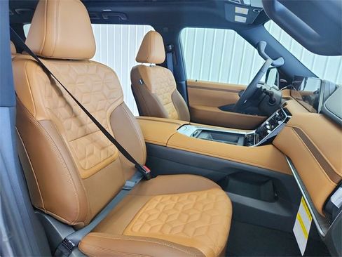 New 2025 Nissan Armada Platinum Reserve image 40