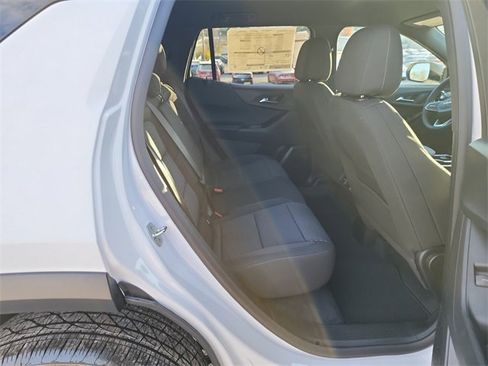 New 2026 Chevrolet Equinox LT image 10