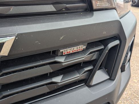 Used 2024 Chevrolet Colorado Trail Boss w/ Technology Package image 9