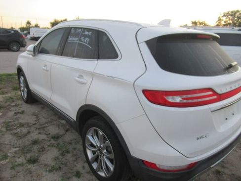 Used 2019 Lincoln MKC Select FWD image 4