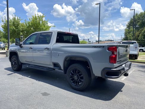 Used 2025 Chevrolet Silverado 2500 Custom w/ Custom Value Package AWD/4WD image 7