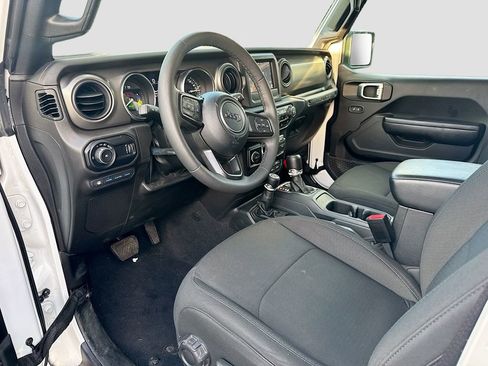 Used 2023 Jeep Wrangler Unlimited w/ Cold Weather Group AWD/4WD image 10