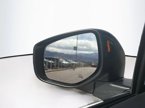 Used 2025 Subaru Outback Premium image 16