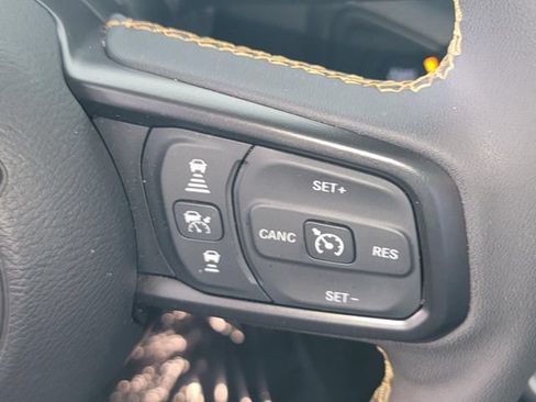 Used 2024 Jeep Wrangler Unlimited w/ Convenience Group AWD/4WD image 19
