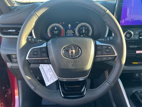 Used 2026 Toyota Highlander XSE image 17