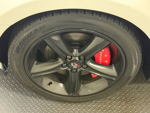 Used 2011 Ford Mustang GT Premium w/ 401A Rapid Spec Order Code RWD image 18
