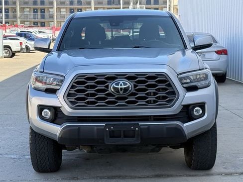 Used 2022 Toyota Tacoma TRD Off-Road AWD/4WD image 7