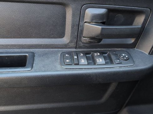 Used 2016 RAM 3500 Tradesman w/ Chrome Appearance Group AWD/4WD image 11