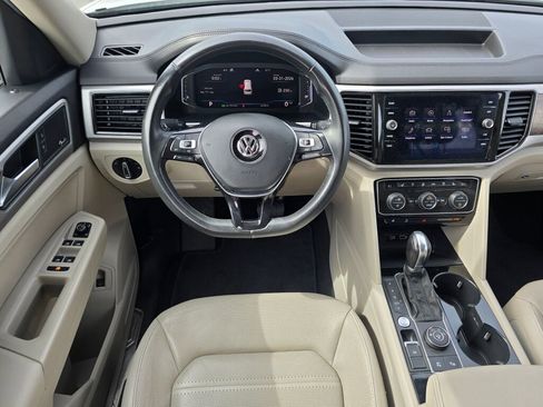 Used 2019 Volkswagen Atlas SEL Premium image 2