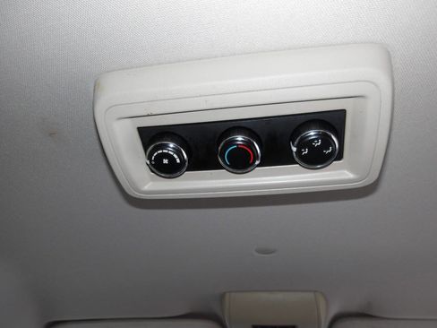 Used 2012 Dodge Grand Caravan SXT FWD image 16
