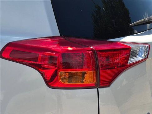 Used 2013 Toyota RAV4 Limited FWD image 13