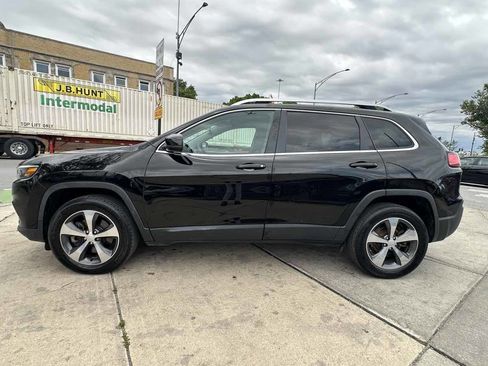 Used 2019 Jeep Cherokee Limited AWD/4WD image 8