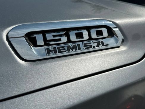 Used 2019 RAM 1500 Laramie AWD/4WD image 4