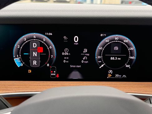 New 2026 Volkswagen Tiguan SEL R-Line AWD/4WD image 18