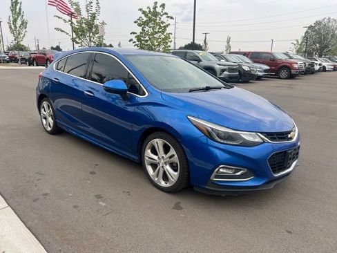 Used 2017 Chevrolet Cruze Premier FWD image 3