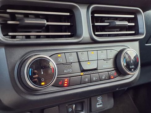 Used 2023 Ford Maverick Lariat w/ Lariat Luxury Package image 13