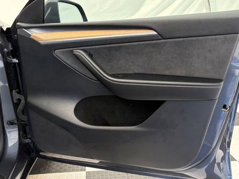 Used 2023 Tesla Model Y Long Range AWD/4WD image 26