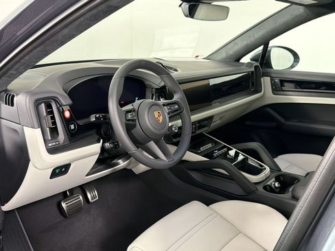 New 2026 Porsche Cayenne GTS AWD/4WD image 4