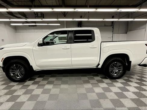New 2026 Nissan Frontier SV w/ All-Weather Content Package AWD/4WD image 19