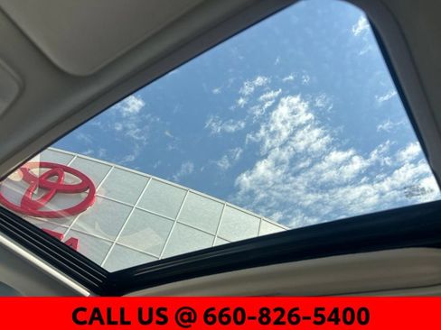 Used 2026 Toyota Sienna XLE FWD image 16