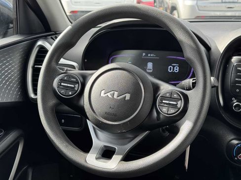 Used 2025 Kia Soul LX w/ LX Technology Package FWD image 22
