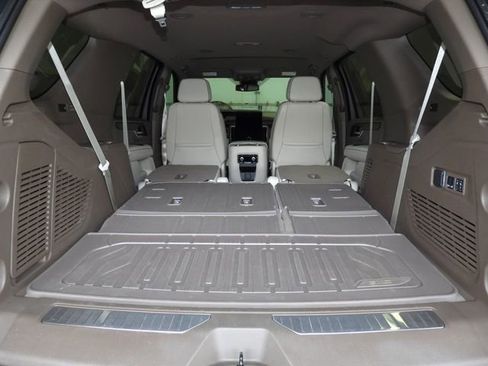 Used 2025 GMC Yukon Denali AWD/4WD image 47