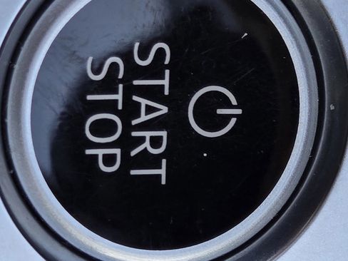 Used 2022 Audi e-tron Premium image 16