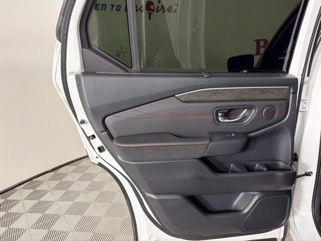 Used 2026 Honda Pilot Black Edition image 34