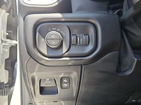 Used 2020 RAM 1500 Laramie AWD/4WD image 30