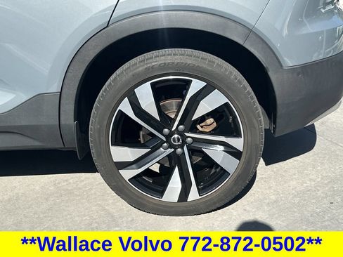 Used 2023 Volvo XC40 B5 Plus w/ Protection Package Premier AWD/4WD image 11