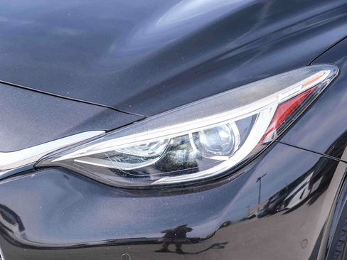 Used 2019 INFINITI QX30 w/ Cargo Package FWD image 12