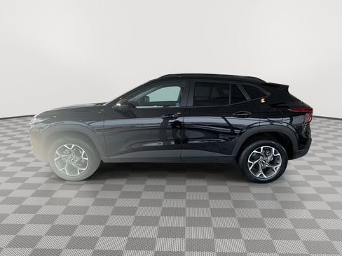 Certified 2025 Chevrolet Trax LT w/ LT Convenience Package image 6