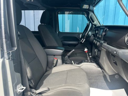 Used 2019 Jeep Wrangler Sport image 8