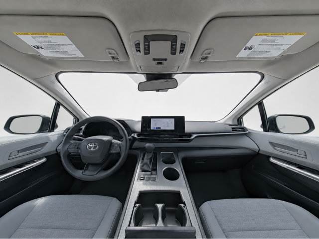 Used 2025 Toyota Sienna LE FWD image 8