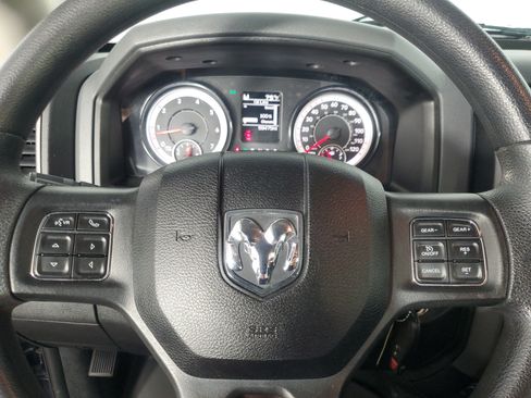 Used 2018 RAM 1500 Express RWD image 21