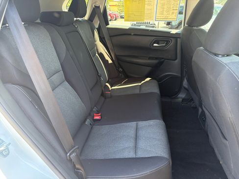 Used 2024 Nissan Rogue SV AWD/4WD image 25