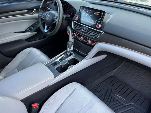 Used 2018 Honda Accord EX image 17