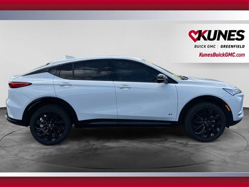 Used 2025 Buick Envista Sport Touring w/ Experience Buick Package FWD image 12