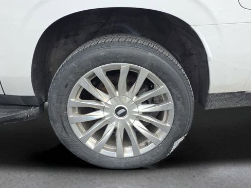 Used 2022 Cadillac Escalade ESV Premium Luxury image 15