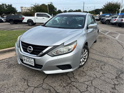 Used 2018 Nissan Altima 2.5 S w/ S Convenience Package FWD image 2