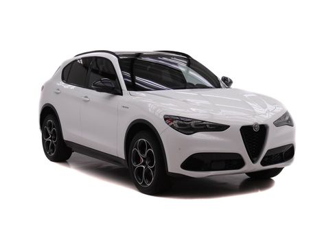 Certified 2024 Alfa Romeo Stelvio Veloce AWD/4WD image 2