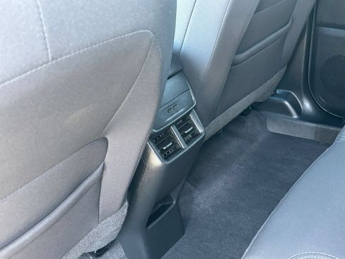 Used 2025 Chevrolet Equinox LT AWD/4WD image 19