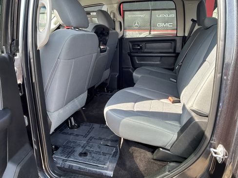 Used 2017 RAM 1500 Express image 9